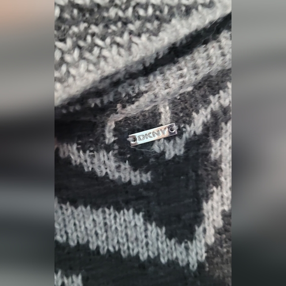 Euc DKNY zebra print mock neck heavy  knit sweater size M - Picture 6 of 12